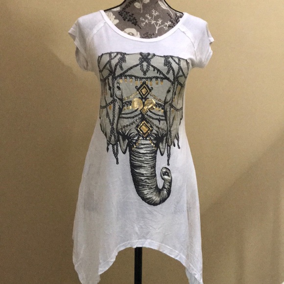 Romeo & Juliet Couture Tops - NWT Romeo & Juliet Couture Elephant Top